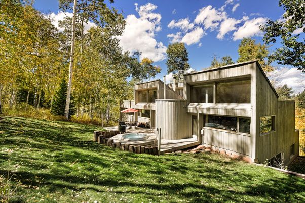 Backyard, Exterior, Hot Tub