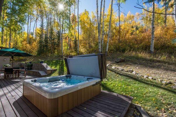 Exterior, Hot Tub