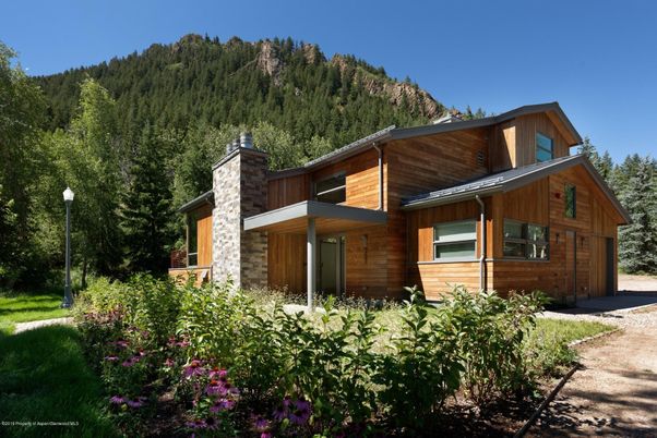 Exterior, Facade, Brick Facade, Log Home