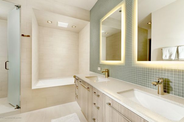 Bathroom, Dual Sink Vanities, Interior, Recessed Lighting