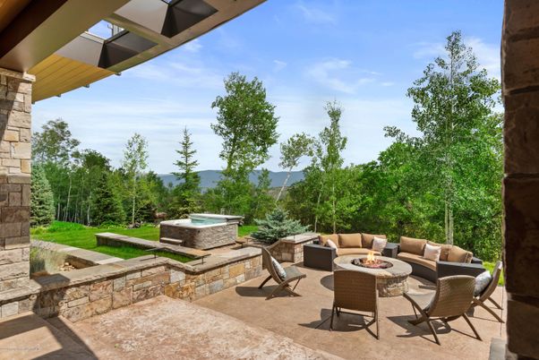 Exterior, Hot Tub