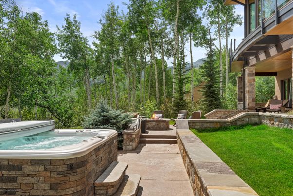Backyard, Exterior, Hot Tub