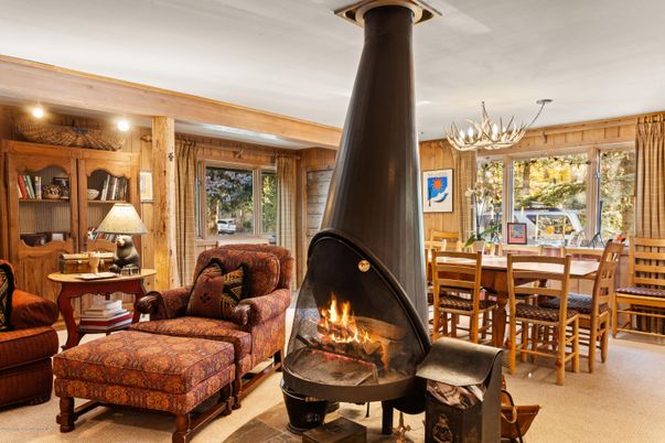 Chandelier, Dining room, Fireplace, Interior, Wooden Walls