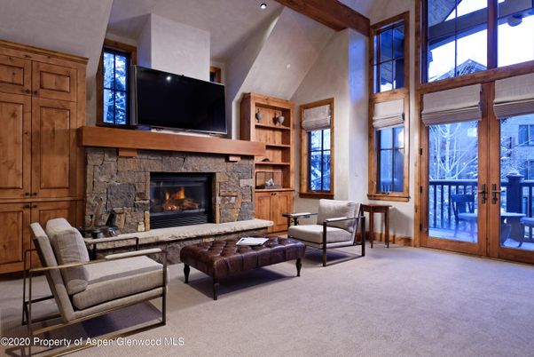 Fireplace, Interior, Living room, Recessed Lighting