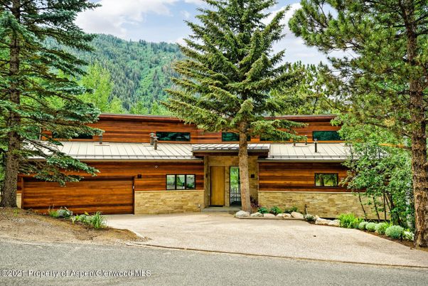 Attached, Exterior, Facade, Log Home