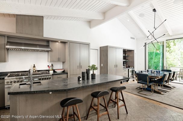 Dining room, Interior, Kitchen, Pendant Lights, Stainless Steel Appliances
