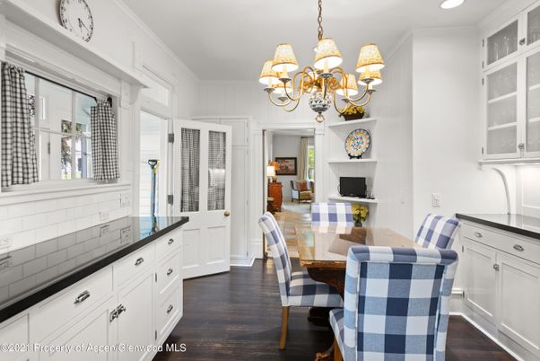 Chandelier, Dining room, Fireplace, Interior, Recessed Lighting, Wood Texture Flooring