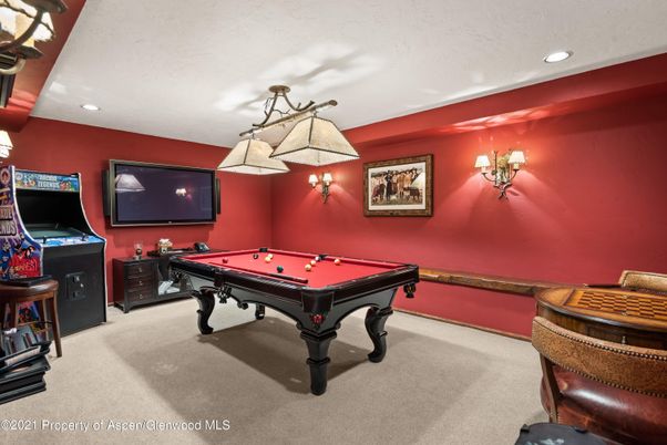 Billiard Table, Game Room, Interior, Recessed Lighting