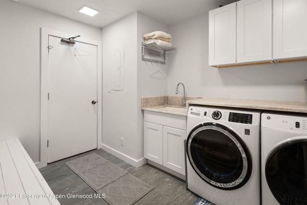 Interior, Recessed Lighting, Washer