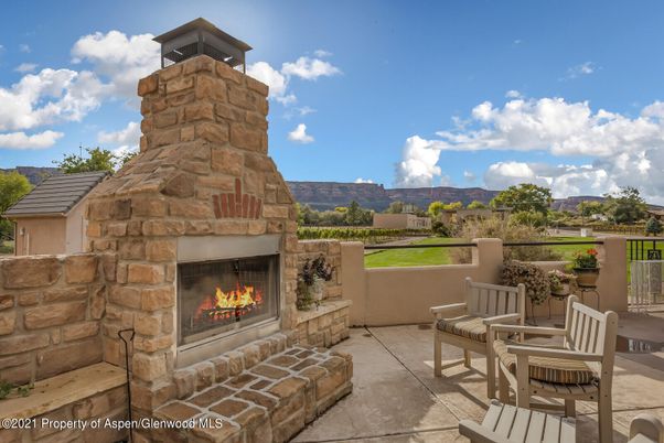 Exterior, Fireplace