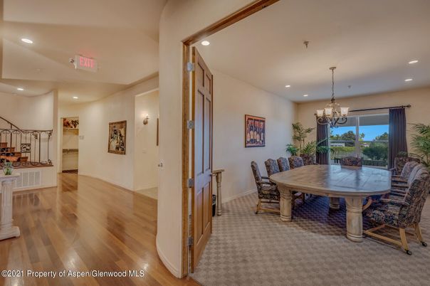 Chandelier, Dining room, Interior, Recessed Lighting, Wood Texture Flooring
