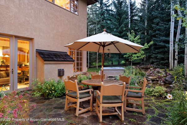 Exterior, Hot Tub
