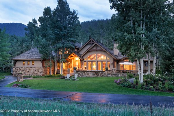 Backyard, Exterior, Facade, Log Home