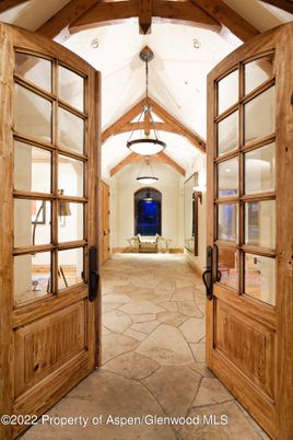 Interior, Pendant Lights, Recessed Lighting, Wooden Beams