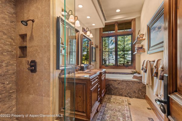 Bathroom, Interior, Recessed Lighting