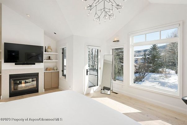 Bedroom, Fireplace, Interior, Recessed Lighting, Wood Texture Flooring