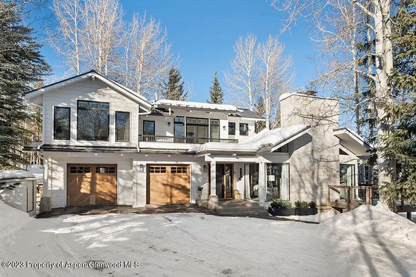 Attached, Exterior, Facade, Farmhouse