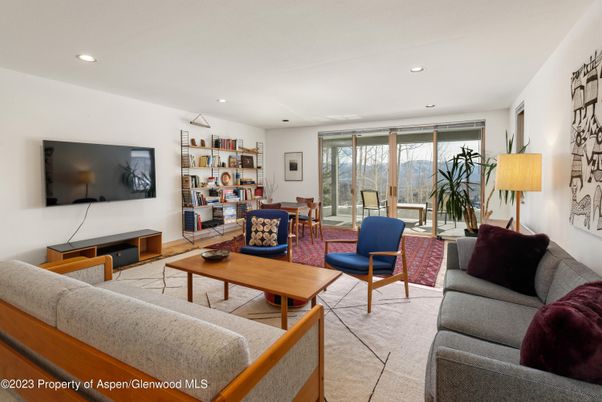 Dining room, Interior, Living room, Recessed Lighting