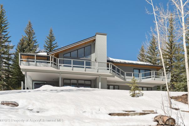 Attached, Exterior, Facade, Modern