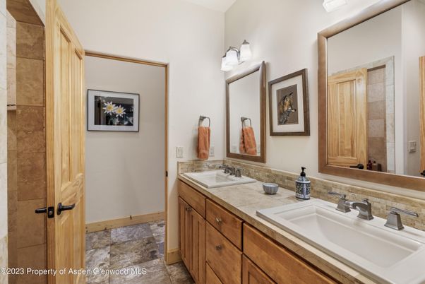 Bathroom, Dual Sink Vanities, Interior