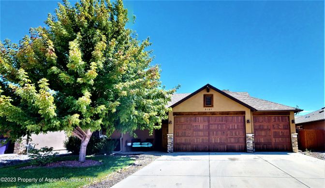 Detached Garage, Exterior