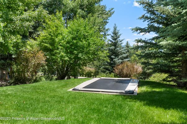 Backyard, Exterior, Hot Tub