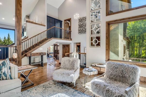 Interior, Pendant Lights, Recessed Lighting, Wood Texture Flooring