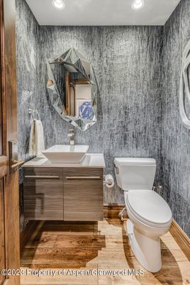 Bathroom, Interior, Recessed Lighting, Wood Texture Flooring