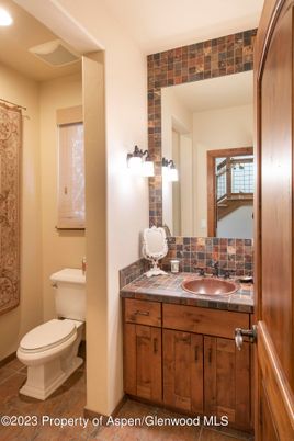 Bathroom, Interior, Recessed Lighting, Tile Countertops