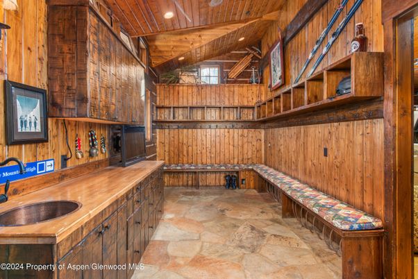 Interior, Recessed Lighting, Wooden Beams, Wooden Ceilings, Wooden Walls
