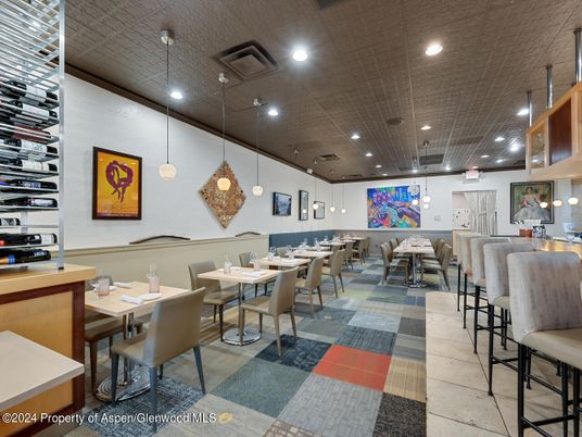 Dining room, Interior, Pendant Lights, Recessed Lighting