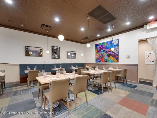 Dining room, Interior, Pendant Lights, Recessed Lighting