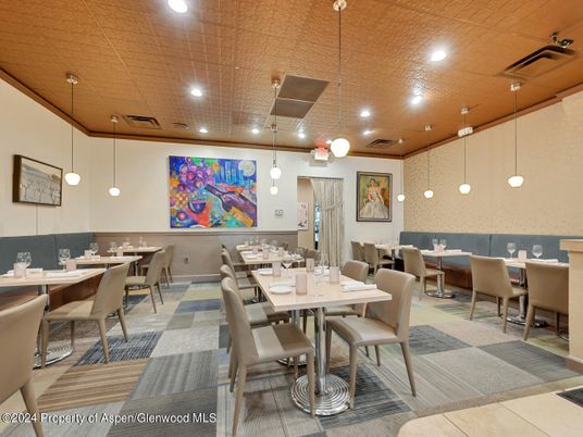 Dining room, Interior, Pendant Lights, Recessed Lighting