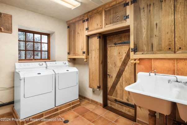 Interior, Washer