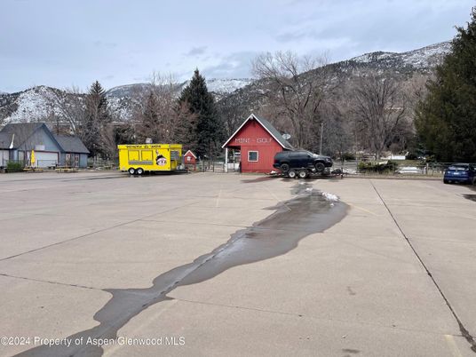 Detached Garage, Exterior