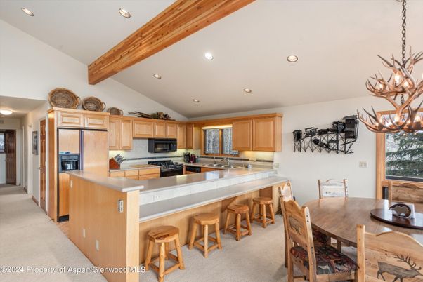 Chandelier, Dining room, Interior, Kitchen, Recessed Lighting, Wooden Beams
