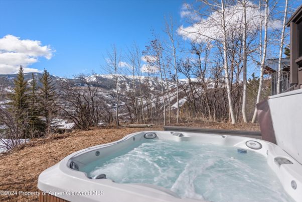 Exterior, Hot Tub