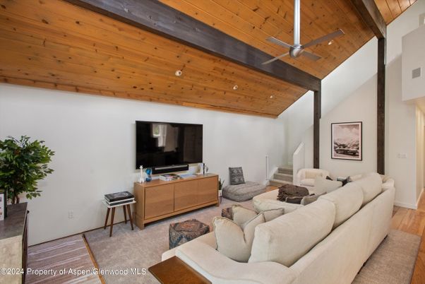 Interior, Living room, Recessed Lighting, Wooden Beams, Wooden Ceilings, Wood Texture Flooring