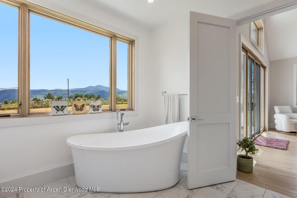 Bathroom, Free Standing Baths, Interior, Marble, Recessed Lighting