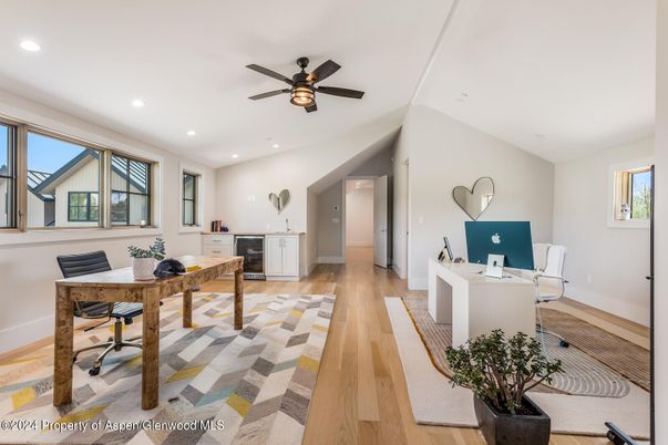 Home Office, Interior, Recessed Lighting, Wood Texture Flooring
