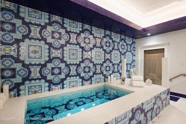 Interior, Pool, Recessed Lighting