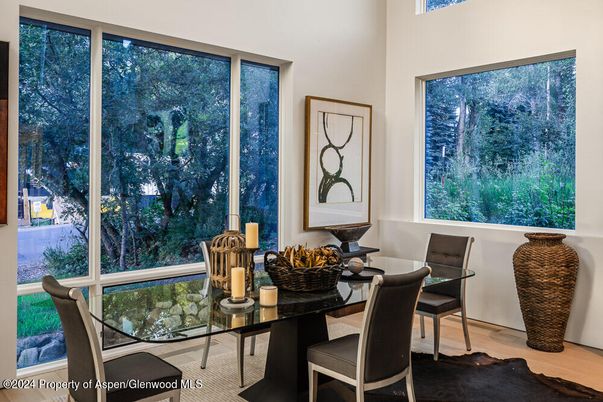 Dining room, Interior