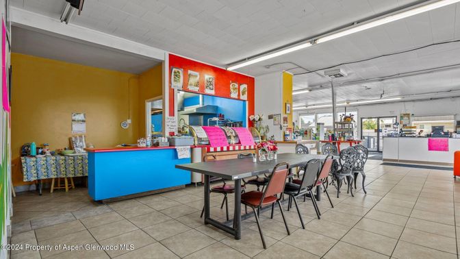 Dining room, Interior