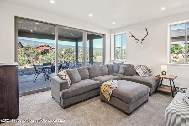 Dining room, Interior, Living room, Recessed Lighting