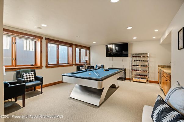 Billiard Table, Game Room, Interior, Recessed Lighting