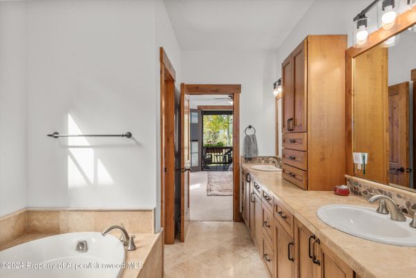 Bathroom, Dual Sink Vanities, Interior