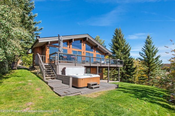 Backyard, Exterior, Hot Tub