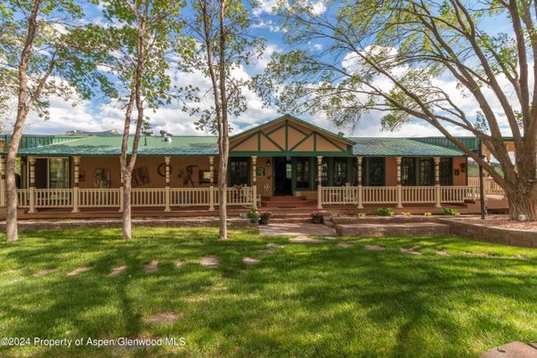 Backyard, Exterior, Facade, Log Home