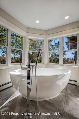 Bathroom, Free Standing Baths, Interior, Recessed Lighting