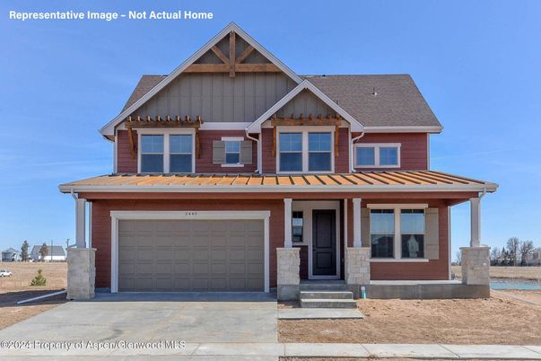 Attached, Exterior, Facade, American Craftsman